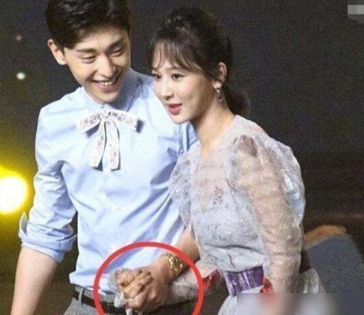 娱乐吃瓜酱粘人的男朋友,娱乐吃瓜酱的甜蜜爱情故事