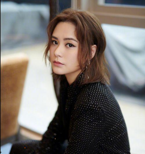 娱乐吃瓜的头像女生真人,网络红人“吃瓜女神”的真实生活