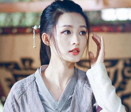 娱乐吃瓜李沁,娱乐圈的甜蜜瓜果，甜蜜与苦涩并存